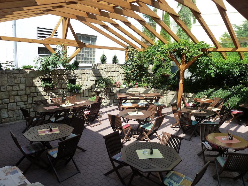 Mariánské Lázně Penzion Holiday מראה חיצוני תמונה