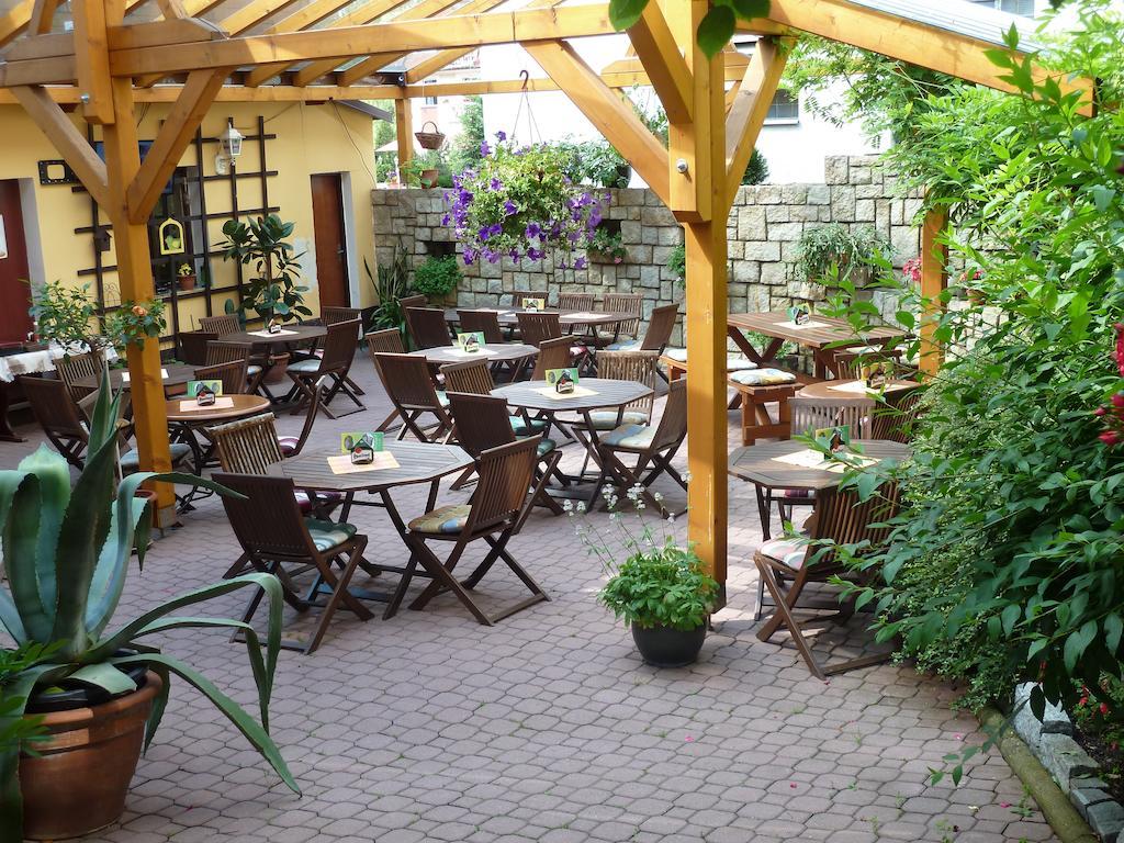 Mariánské Lázně Penzion Holiday מראה חיצוני תמונה